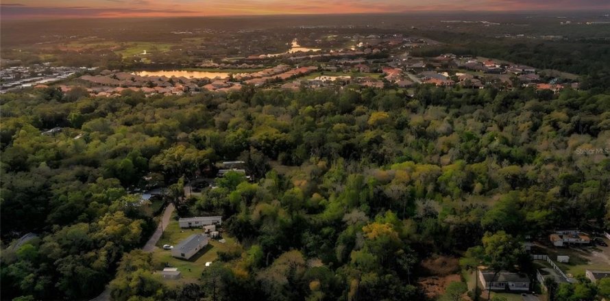 Terreno en Lakeland, Florida № 2229479