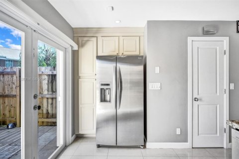 Купить таунхаус в Купер-Сити, Флорида 2 спальни, 116.87м2, № 2029768 - фото 13