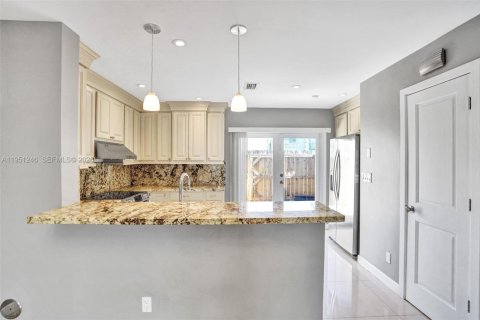 Купить таунхаус в Купер-Сити, Флорида 2 спальни, 116.87м2, № 2029768 - фото 8