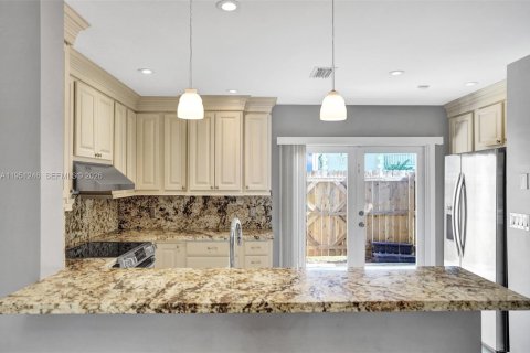 Купить таунхаус в Купер-Сити, Флорида 2 спальни, 116.87м2, № 2029768 - фото 9