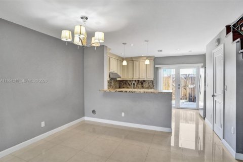 Купить таунхаус в Купер-Сити, Флорида 2 спальни, 116.87м2, № 2029768 - фото 7