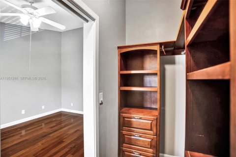 Купить таунхаус в Купер-Сити, Флорида 2 спальни, 116.87м2, № 2029768 - фото 28