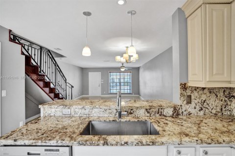 Купить таунхаус в Купер-Сити, Флорида 2 спальни, 116.87м2, № 2029768 - фото 14