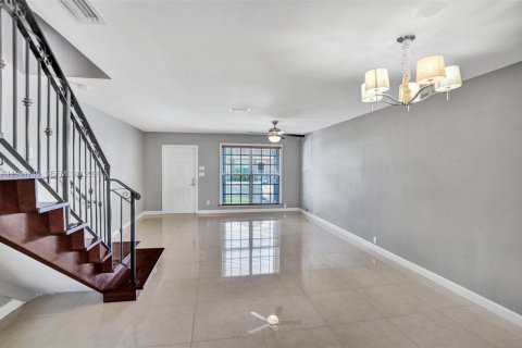 Купить таунхаус в Купер-Сити, Флорида 2 спальни, 116.87м2, № 2029768 - фото 17