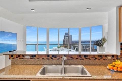 Copropriété à louer à Sunny Isles Beach, Floride: 2 chambres, 132.2 m2 № 2000137 - photo 7