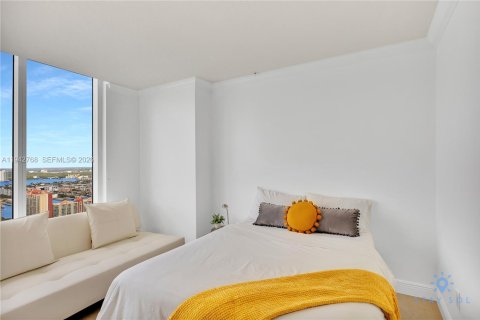 Copropriété à louer à Sunny Isles Beach, Floride: 2 chambres, 132.2 m2 № 2000137 - photo 13