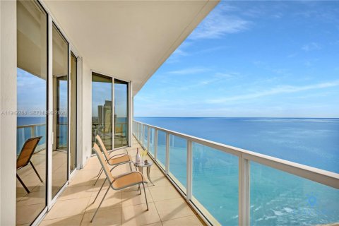 Condo à Sunny Isles Beach, Floride, 2 chambres  № 2000137
