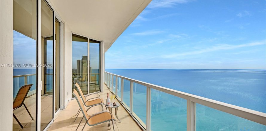 Condo à Sunny Isles Beach, Floride, 2 chambres  № 2000137