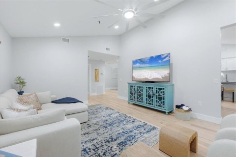 Copropriété à vendre à Longboat Key, Floride: 3 chambres, 204.76 m2 № 2410045 - photo 2