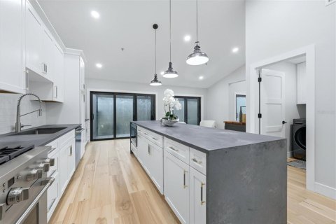 Copropriété à vendre à Longboat Key, Floride: 3 chambres, 204.76 m2 № 2410045 - photo 8