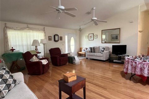 House in Ocala, Florida 2 bedrooms, 171.13 sq.m. № 1807991 - photo 5