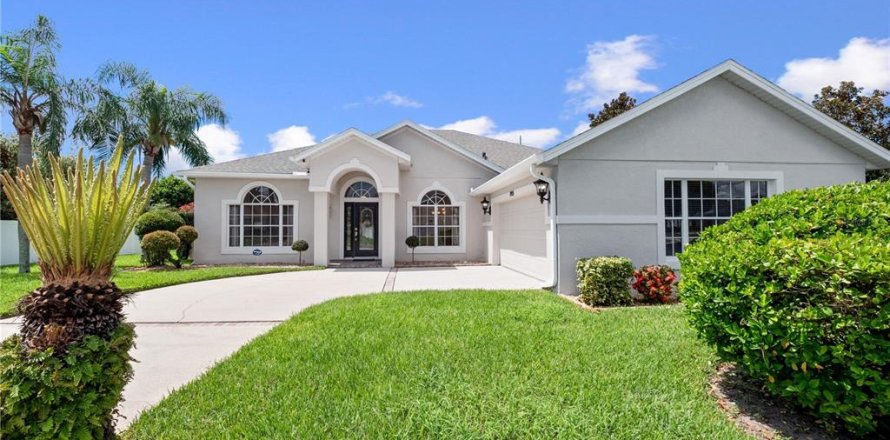 House in Kissimmee, Florida 4 bedrooms, 217.95 sq.m. № 1848116