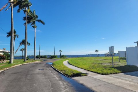 House in Bradenton, Florida 3 bedrooms, 123 sq.m. № 2395964 - photo 2