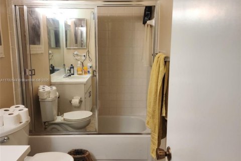 House in Greenacres, Florida 2 bedrooms, 97.27 sq.m. № 1699150 - photo 8