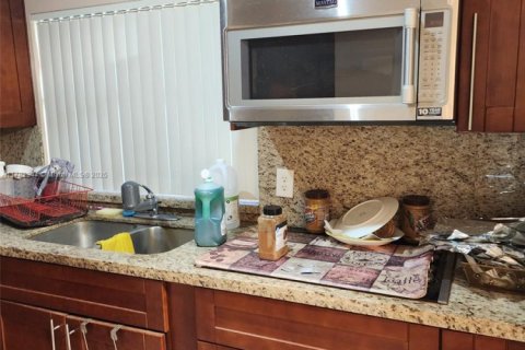 House in Greenacres, Florida 2 bedrooms, 97.27 sq.m. № 1699150 - photo 5