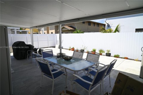 Casa en venta en Hialeah, Florida, 3 dormitorios, 106.56 m2 № 1897836 - foto 13