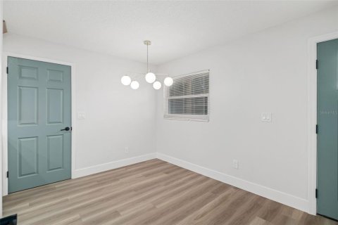 House in Sanford, Florida 3 bedrooms, 122.07 sq.m. № 1817232 - photo 7