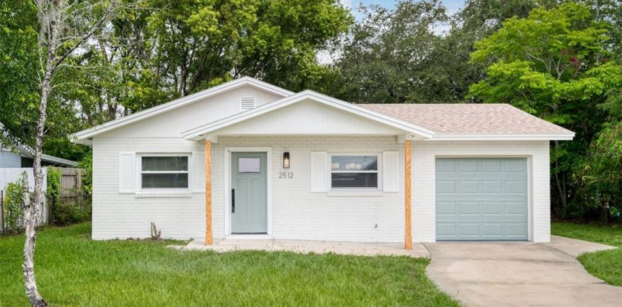 House in Sanford, Florida 3 bedrooms, 122.07 sq.m. № 1817232