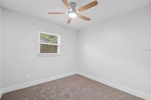 House in Sanford, Florida 3 bedrooms, 122.07 sq.m. № 1817232 - photo 18