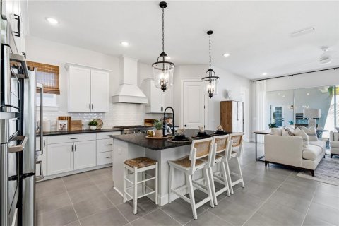 House in Winter Garden, Florida 3 bedrooms, 226.68 sq.m. № 2214467 - photo 10