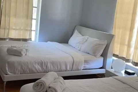 Купить виллу или дом в Холливуд, Флорида 5 спален, 335.38м2, № 2060883 - фото 11