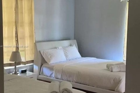 Купить виллу или дом в Холливуд, Флорида 5 спален, 335.38м2, № 2060883 - фото 12