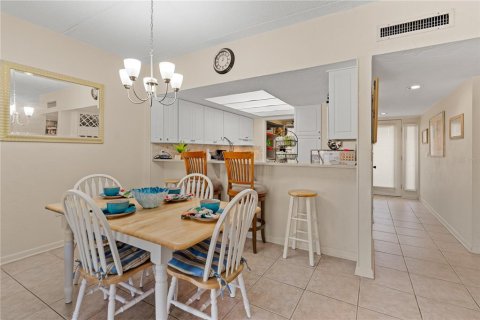 Condo in Saint Augustine, Florida, 2 bedrooms  № 1300068 - photo 17