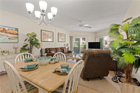 Condo in Saint Augustine, Florida, 2 bedrooms  № 1300068 - photo 16