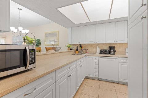 Condo in Saint Augustine, Florida, 2 bedrooms  № 1300068 - photo 11