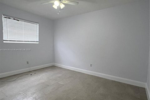 Apartamento en alquiler en Miami, Florida, 2 dormitorios, 67.35 m2 № 1954910 - foto 6