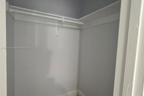 Apartamento en alquiler en Miami, Florida, 2 dormitorios, 67.35 m2 № 1954910 - foto 9