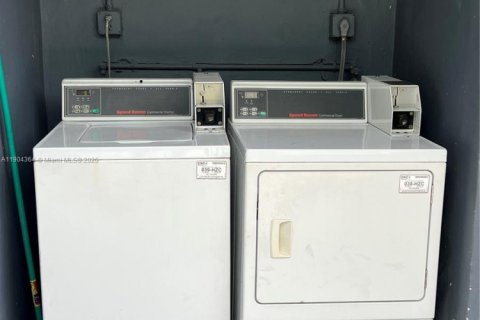 Apartamento en alquiler en Miami, Florida, 2 dormitorios, 67.35 m2 № 1954910 - foto 11