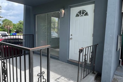 Apartamento en alquiler en Miami, Florida, 2 dormitorios, 67.35 m2 № 1954910 - foto 10