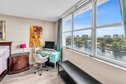 Купить кондоминиум в Бей-Харбор-Айлендс, Флорида 2 спальни, 138.42м2, № 1964466 - фото 24