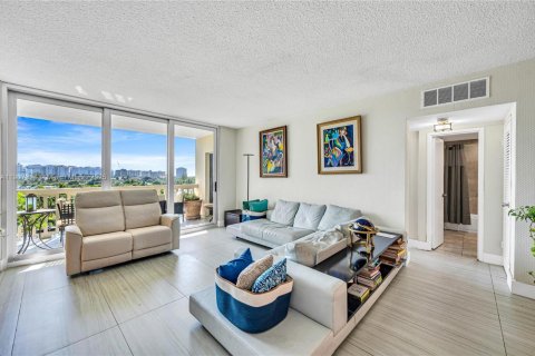 Купить кондоминиум в Бей-Харбор-Айлендс, Флорида 2 спальни, 138.42м2, № 1964466 - фото 12