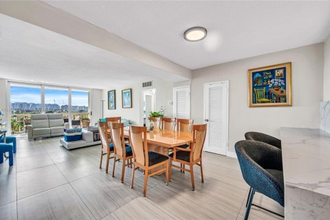 Купить кондоминиум в Бей-Харбор-Айлендс, Флорида 2 спальни, 138.42м2, № 1964466 - фото 7