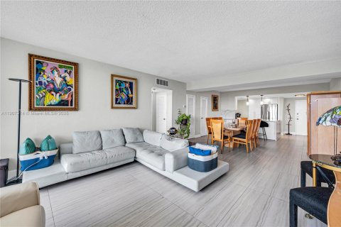 Купить кондоминиум в Бей-Харбор-Айлендс, Флорида 2 спальни, 138.42м2, № 1964466 - фото 10