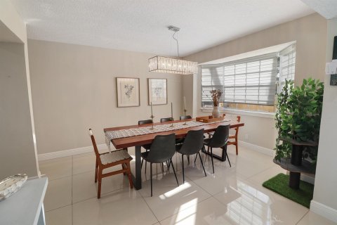Townhouse in Coral Springs, Florida 3 bedrooms, 195.56 sq.m. № 2250592 - photo 7