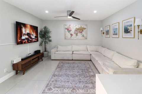 Townhouse in Coral Springs, Florida 3 bedrooms, 195.56 sq.m. № 2250592 - photo 14