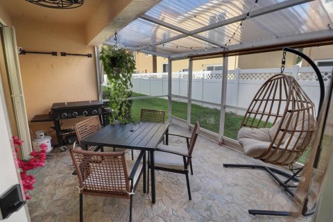 Townhouse in Coral Springs, Florida 3 bedrooms, 195.56 sq.m. № 2250592 - photo 25