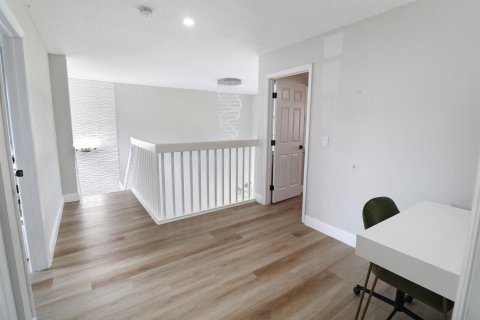 Townhouse in Coral Springs, Florida 3 bedrooms, 195.56 sq.m. № 2250592 - photo 16
