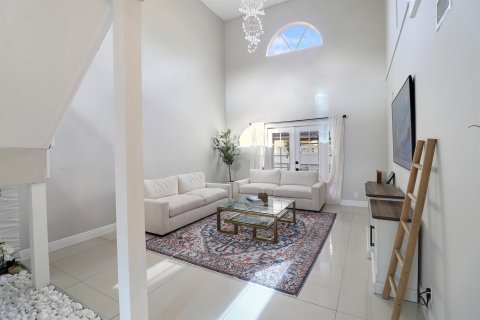 Townhouse in Coral Springs, Florida 3 bedrooms, 195.56 sq.m. № 2250592 - photo 3