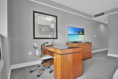 Copropriété à louer à Miami, Floride: 1 chambre, 91.32 m2 № 2240967 - photo 11