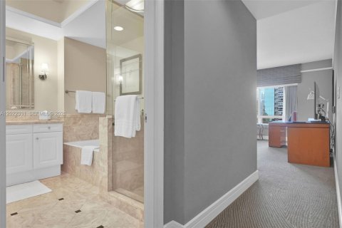 Copropriété à louer à Miami, Floride: 1 chambre, 91.32 m2 № 2240967 - photo 18