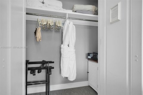 Copropriété à louer à Miami, Floride: 1 chambre, 91.32 m2 № 2240967 - photo 19