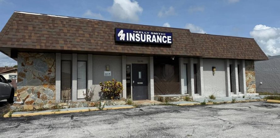 Commercial property in Port Richey, Florida 160.54 sq.m. № 2196719