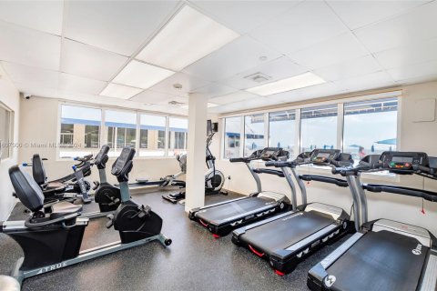 Hotel in Sunny Isles Beach, Florida 33.44 sq.m. № 1754210 - photo 23