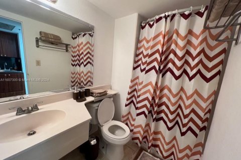 Hotel in Sunny Isles Beach, Florida 33.44 sq.m. № 1754210 - photo 10