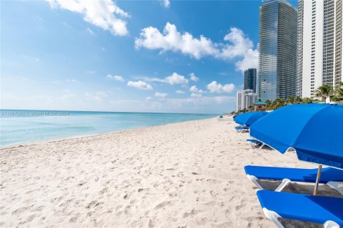 Hotel in Sunny Isles Beach, Florida 33.44 sq.m. № 1754210 - photo 21