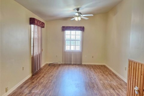 House in Okeechobee, Florida 3 bedrooms, 130.62 sq.m. № 1885622 - photo 13